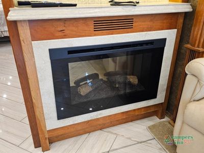 2015 Tiffin Motorhomes Allegro Bus — photo 48 view