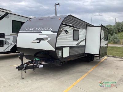 2022 Heartland Trail Runner — rear three-quarter view