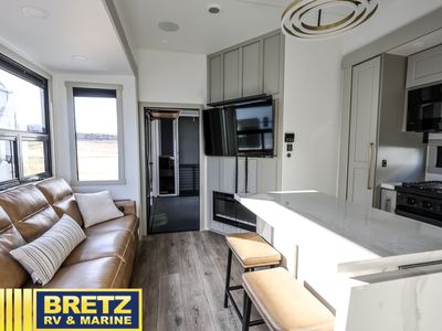 2024 Brinkley Model G - Photo 6