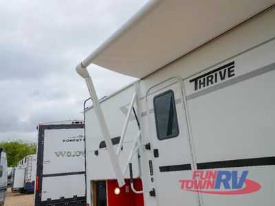 2026 Winnebago Thrive - Photo 11