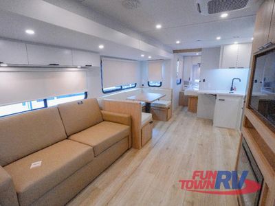 2026 Winnebago Thrive - Photo 15