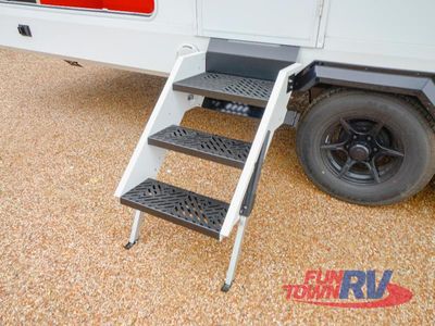 2026 Winnebago Thrive - Photo 10