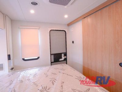 2026 Winnebago Thrive - Photo 32