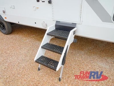2026 Winnebago Thrive - Photo 8