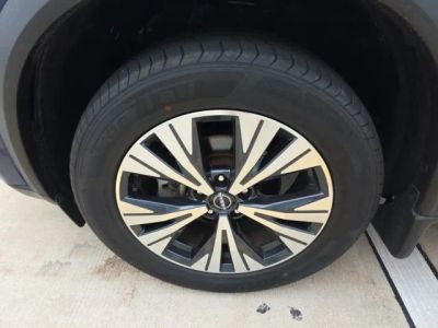 2023 Nissan Rogue — photo 10 view