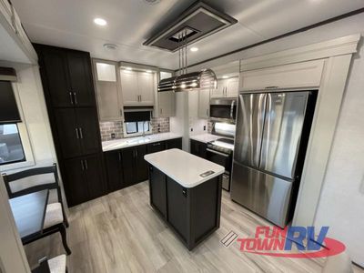 2026 Keystone RV Alpine Avalanche Edition - Photo 17