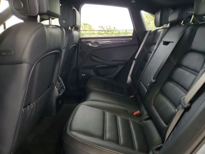 2022 Porsche Macan — photo 9 view