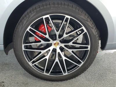 2022 Porsche Macan — photo 7 view