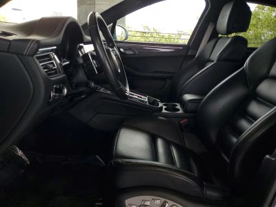 2022 Porsche Macan — photo 17 view