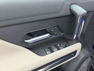 2026 GMC HUMMER EV Pickup — photo 8 view
