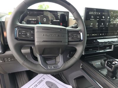 2026 GMC HUMMER EV Pickup — photo 10 view