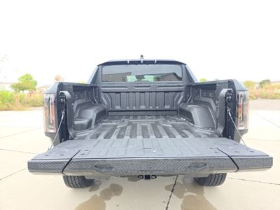 2026 GMC HUMMER EV Pickup — detail view