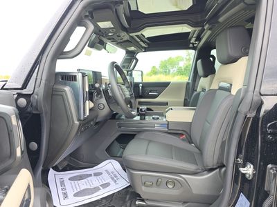 2026 GMC HUMMER EV Pickup — photo 12 view