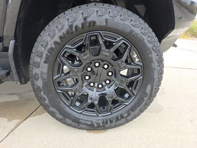 2026 GMC HUMMER EV Pickup — photo 7 view