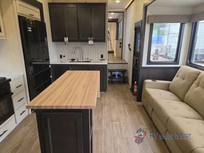 2027 Forest River RV Cherokee Sabre — photo 18 view