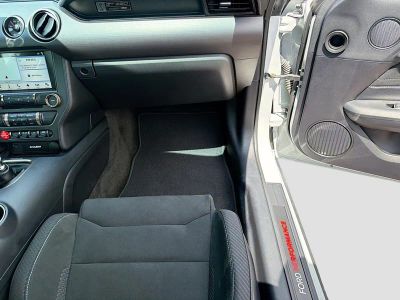 2017 Ford Mustang — photo 16 view