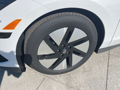 2025 Hyundai IONIQ 6 — photo 9 view