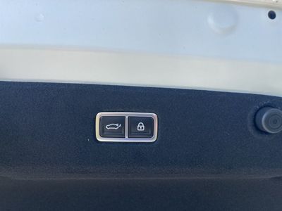 2025 Hyundai IONIQ 6 — photo 14 view