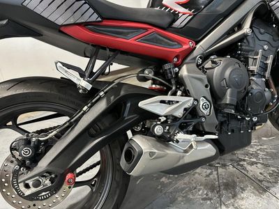 2022 Triumph Street Triple R Low Sapphire Black - Photo 17