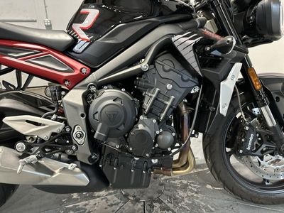 2022 Triumph Street Triple R Low Sapphire Black - Photo 16