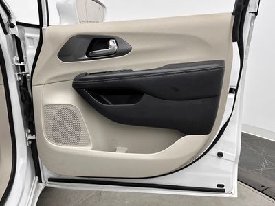 2022 Chrysler Pacifica - Photo 27