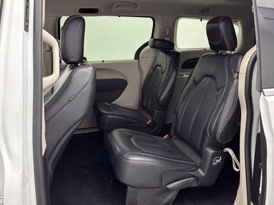 2022 Chrysler Pacifica - Photo 19
