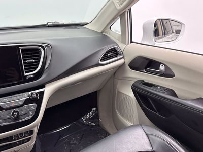 2022 Chrysler Pacifica - Photo 24