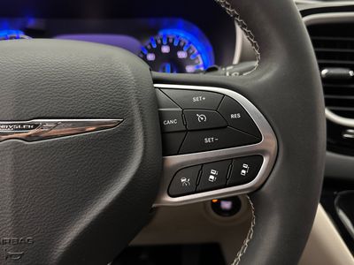 2022 Chrysler Pacifica - Photo 18