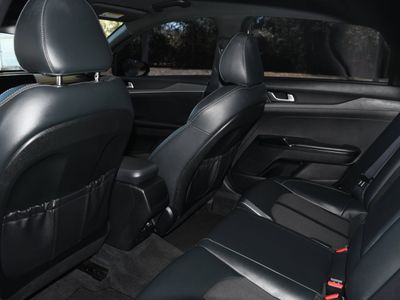 2022 Kia K5 - Photo 13