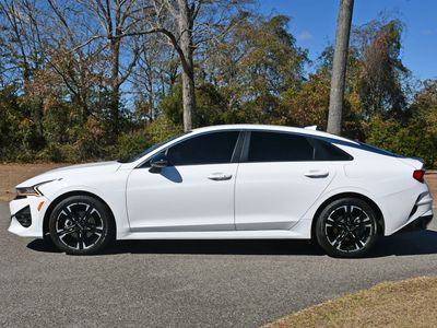 2022 Kia K5 - Photo 1