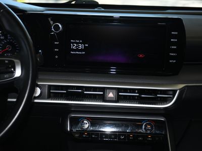 2022 Kia K5 - Photo 14
