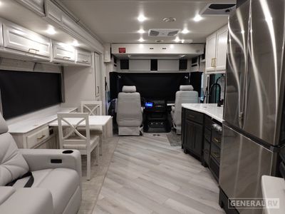 2026 Fleetwood Bounder - Photo 6