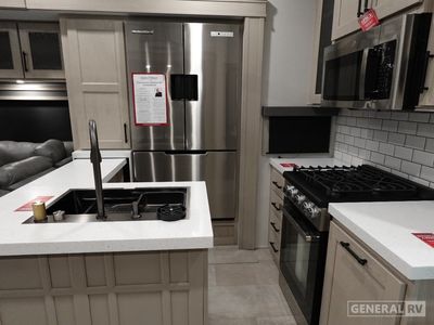 2025 Grand Design Solitude - Photo 8