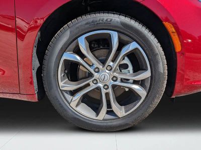 2026 Chrysler Pacifica — photo 10 view