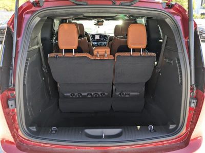 2026 Chrysler Pacifica — photo 12 view