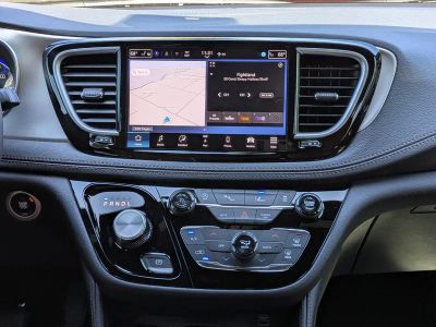 2026 Chrysler Pacifica — photo 20 view