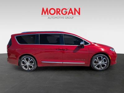 2026 Chrysler Pacifica — side profile view