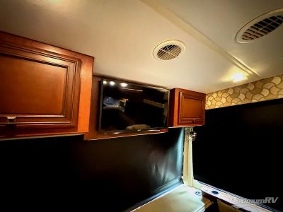 2018 Newmar Bay Star — photo 10 view