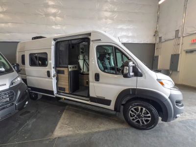 2026 Winnebago SOLIS — photo 18 view