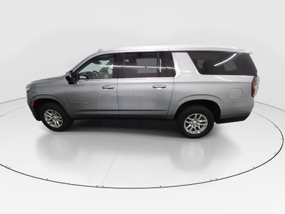 2024 Chevrolet Suburban - Photo 4