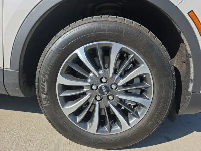 2022 Lincoln Nautilus — photo 16 view