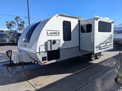 2021 Lance TT — photo 22 view