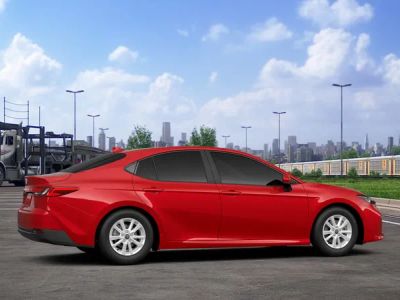 2026 Toyota Camry - Photo 13