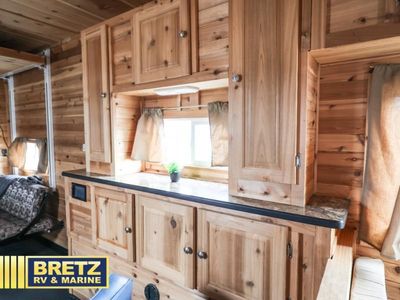 2017 Ice Castle Fish Houses American Surplus — photo 10 view