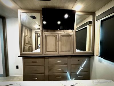 2020 Keystone Montana - Photo 25