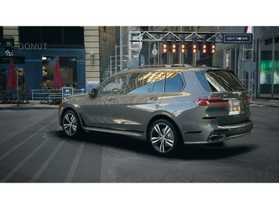 2026 BMW X7 — side profile view