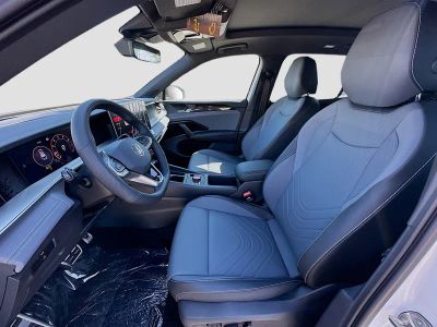 2026 Volkswagen Tiguan — photo 17 view