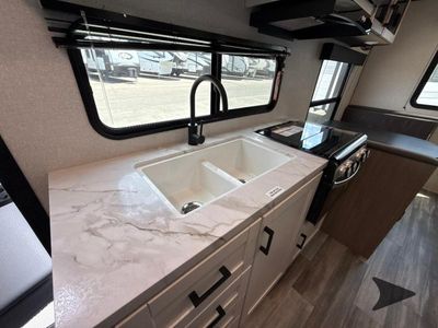 2026 Jayco Jay Flight SLX - Photo 14