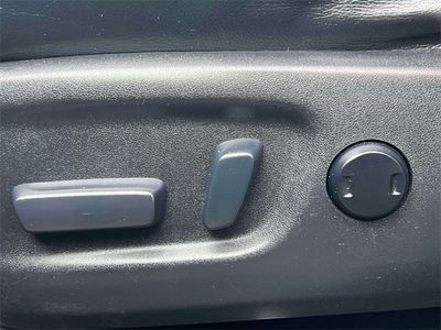 2013 Toyota RAV4 - Photo 17