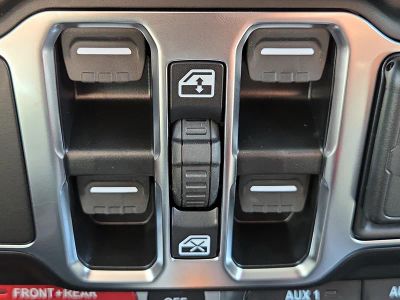 2026 Jeep Gladiator — photo 26 view
